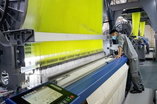 Sản xuất công nghiệp của Việt Nam trong 5 tháng chỉ tăng 1%
