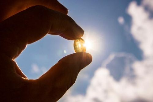 Vitamine D không phải là 'thần dược' ngăn chặn SARS-CoV-2
