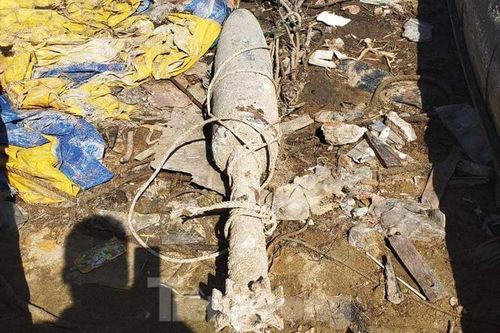 Hoảng hồn 'đụng' phải bom khi đánh cá trên biển