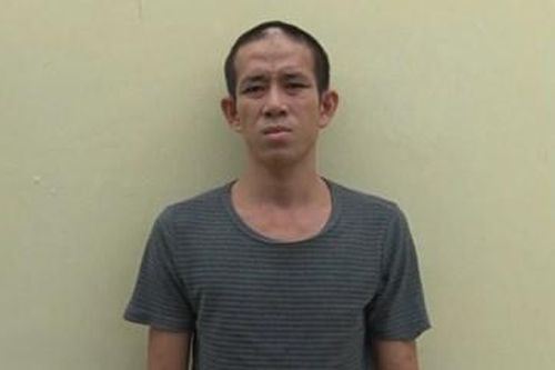 Đang bị truy nã vẫn dùng dao đập phá xe lãnh đạo tỉnh dừng đèn đỏ