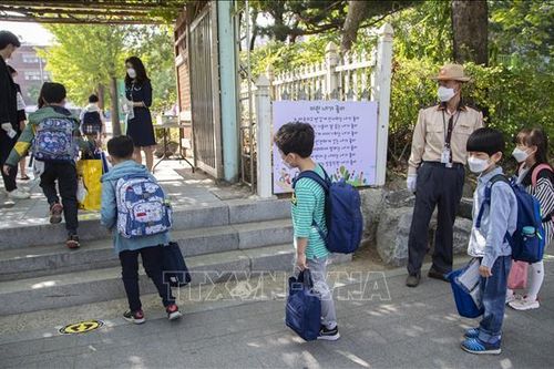 Hàn Quốc giới hạn số lượng học sinh quay trở lại trường học tại thủ đô Seoul