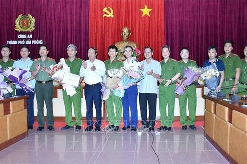 Khen thưởng lực lượng Công an Hải Phòng phá hai chuyên án ma túy lớn
