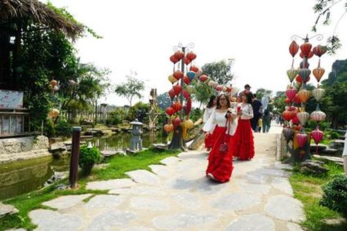 Doanh nghiệp du lịch tiếp tục 'nghỉ hè'