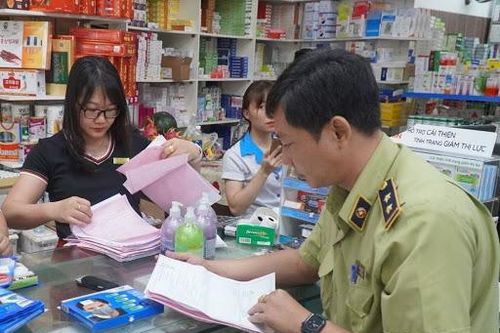 Xử lý 2 cơ sở vi phạm kinh doanh thiết bị y tế trong ngày 29/5