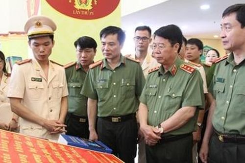 Nâng cao ý thức thượng tôn pháp luật, góp phần triển khai thi hành Luật An ninh mạng