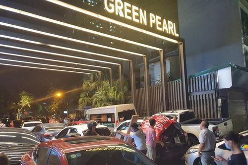 Cư dân 'quây' Green Pearl, phản đối chủ đầu tư thu phí trông giữ xe quá cao