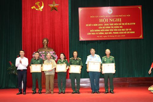 Hội Cựu chiến binh thành phố Hà Nội khen thưởng nhiều tập thể, cá nhân tiêu biểu