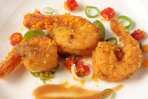 Tôm bọc trứng muối chiên giòn, cả nhà đều thích
