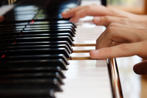 Cây đàn piano cao nhất thế giới ở Hungary