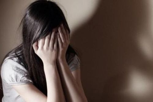 Bắt kẻ 'biến thái' cầm dao khống chế hiếp dâm thiếu nữ