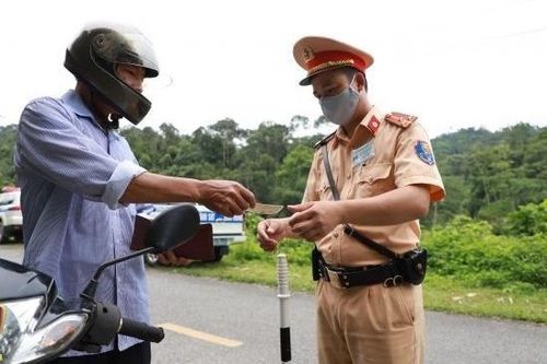 Nửa tháng tổng kiểm soát phương tiện, xử lý gần 195.000 trường hợp vi phạm
