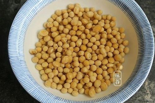 Cách làm món canh mướp đắng nấu sườn đậu nành vừa giải nhiệt ngày nắng