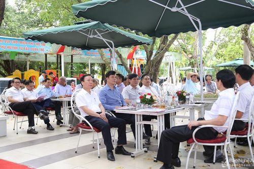 UBND thành phố Vinh gặp mặt, đối thoại các doanh nghiệp