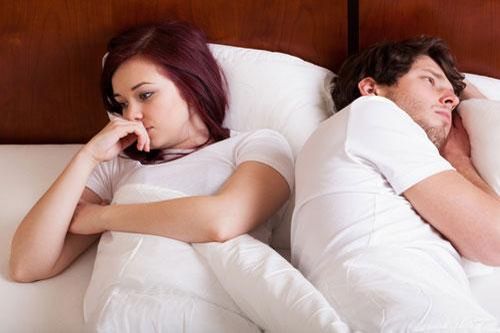 Chồng bắt tôi chấp nhận chuyện anh cặp bồ nếu không muốn mất con