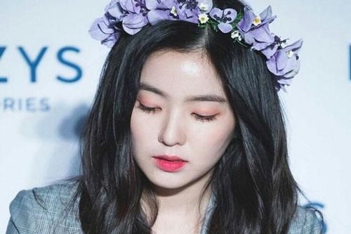 Những idol nữ đội vòng hoa đẹp tựa 'nữ thần'
