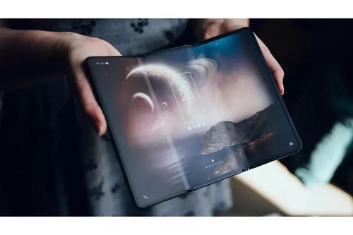 Điện thoại gập 'lạ' của ZTE được phát hiện trong bằng sáng chế mới