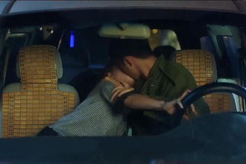 Tập 16 'Noãn Noãn, xin chỉ giáo nhiều hơn' hé lộ cẩm nang làm người yêu hết giận: Hôn mạnh đến mức không thở được