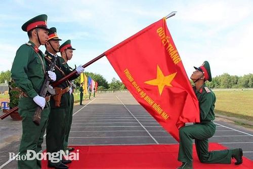 Trung đoàn Đồng Nai tổ chức tuyên thệ chiến sĩ mới