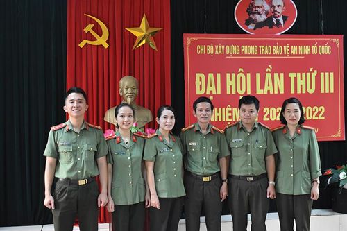 Cùng Nhân dân bảo vệ an ninh Tổ quốc