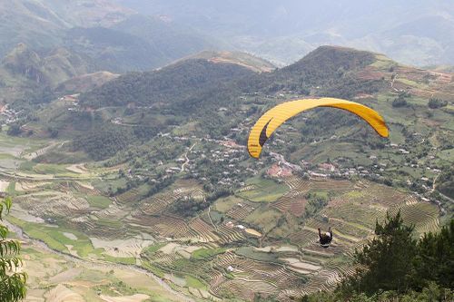 Yên Bái: Khai mạc Festival dù lượn bay trên mùa nước đổ
