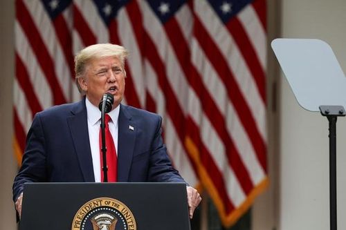 Ông Trump tước vị thế đặc biệt của Hong Kong