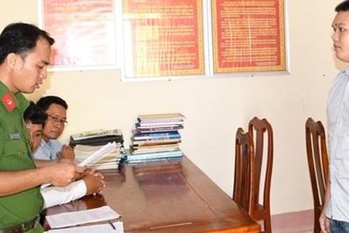 Công an Càng Long kiên quyết xử lý các đối tượng đánh bạc