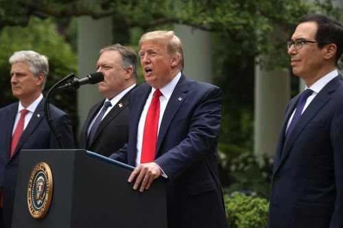 Tổng thống Trump tuyên bố tước quy chế đặc biệt của Hong Kong