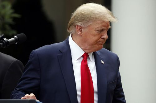 Tổng thống Trump gọi cái chết của người da màu là 'điều khủng khiếp'