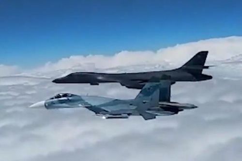 Tiêm kích Nga 'rượt đuổi' máy bay ném bom B-1B của Mỹ trên Biển Đen