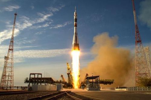 Mỹ phóng tàu vũ trụ Crew Dragon đưa 2 nhà du hành lên trạm ISS