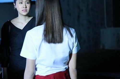 Con riêng của chồng làm vỡ lọ nước hoa mấy triệu, tôi vừa dạy dỗ vài câu thì người giúp việc 'vùng lên' và để lộ sự thật chấn động