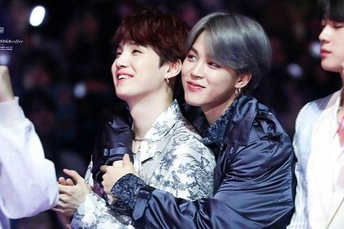 Một ca khúc trong mixtape 'D-2' của Suga BTS lẽ ra là bản solo của Jimin