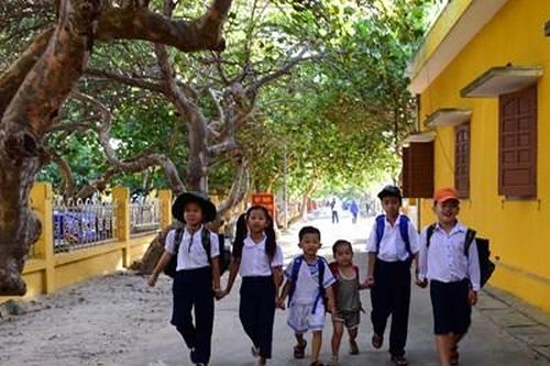 Chung tay chăm lo cho thế hệ 'măng non'