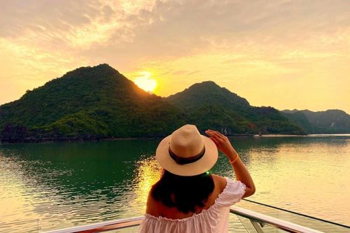 Đây là thời điểm vàng để ' xách vali lên và đi'...