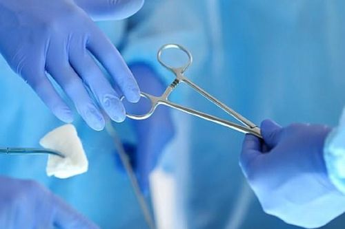 Hoại tử 'cậu nhỏ' vì dùng thuốc xịt để nâng cao bản lĩnh đàn ông