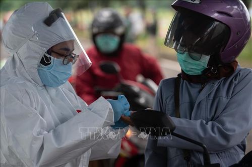 Chế tạo loại mũ bảo hiểm phát hiện người có triệu chứng mắc COVID-19