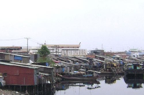 'Vỡ' kế hoạch di dời 20.000 căn nhà ven kênh, rạch
