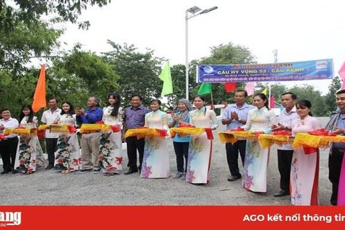 Khánh thành 2 cây cầu Hy vọng tại Châu Phú