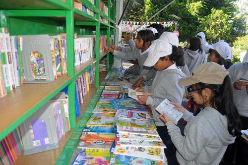 Gần 1.000 thiếu nhi tham gia ngày hội tuổi thơ