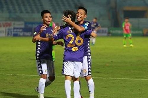 Quang Hải, Hùng Dũng 'tịt ngòi', Hà Nội FC vẫn thắng đậm