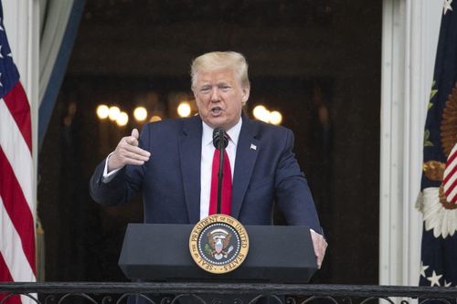 Ông Trump: Quân đội Mỹ sẵn sàng đến Minneapolis để dẹp bạo loạn