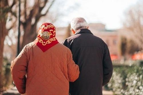 Cụ bà cứu sống cụ ông bằng một nụ hôn và bí quyết để có tình yêu viên mãn đến tận lúc chết