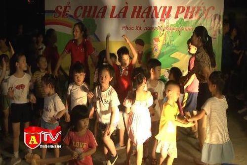 Vui Tết thiếu nhi cùng các em nhỏ dưới chân cầu Long Biên