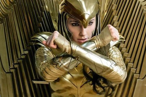 Đạo diễn phủ nhận Wonder Woman yêu đồng tính trong phim mới