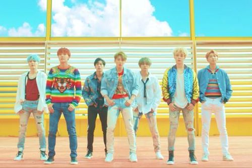 MV 'DNA' cán mốc tỷ view, 'nhóm nhạc toàn cầu' BTS tiếp tục chuỗi kỷ lục 'thần thánh'