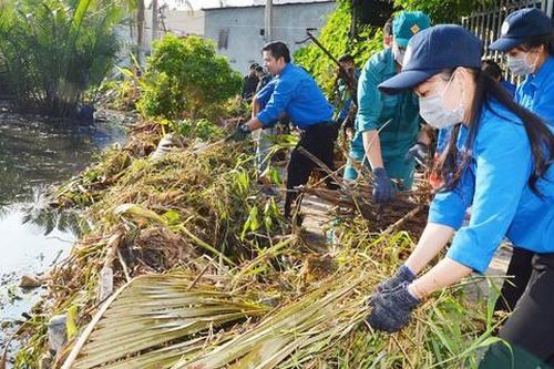 Hàng ngàn bạn trẻ ra quân bảo vệ môi trường