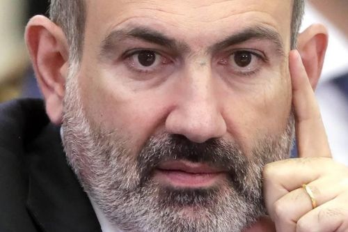 Thủ tướng Armenia và gia đình nhiễm COVID-19