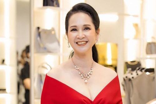NSND Lan Hương chia sẻ cuộc sống sau về hưu, bí quyết hạnh phúc 40 năm bên NS Đỗ Kỷ