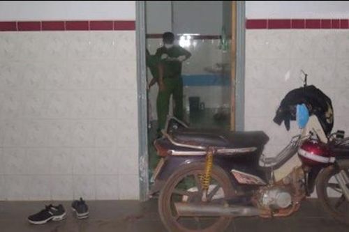 Chồng sát hại vợ rồi cắt cổ tay tự tử