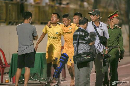 Sau 2 trận tại Cúp Quốc gia, SLNA trở thành 'bệnh viện' thu nhỏ